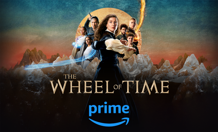 Captura de pantalla de personajes de “La rueda del tiempo” y el logotipo de Amazon Prime debajo